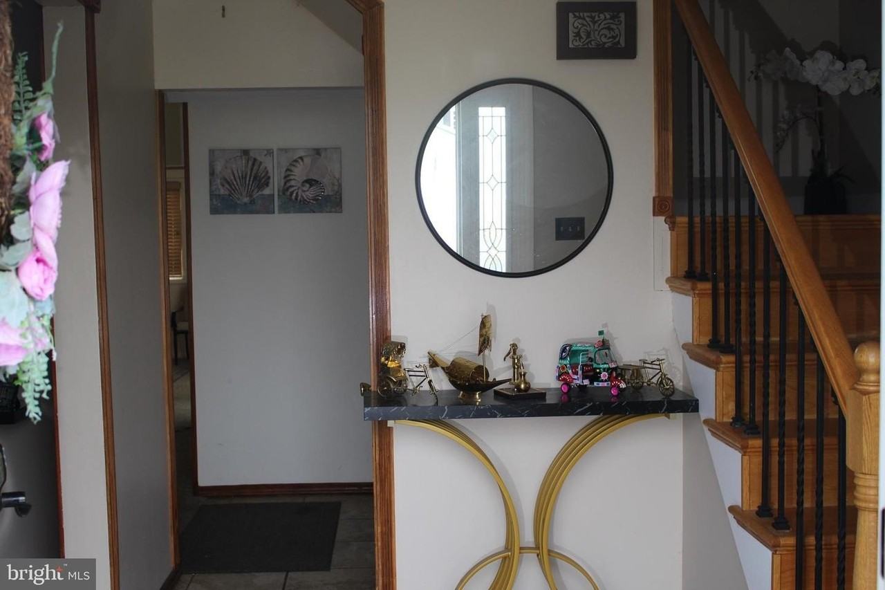 219 Meadow Drive - Photo 2 of 50