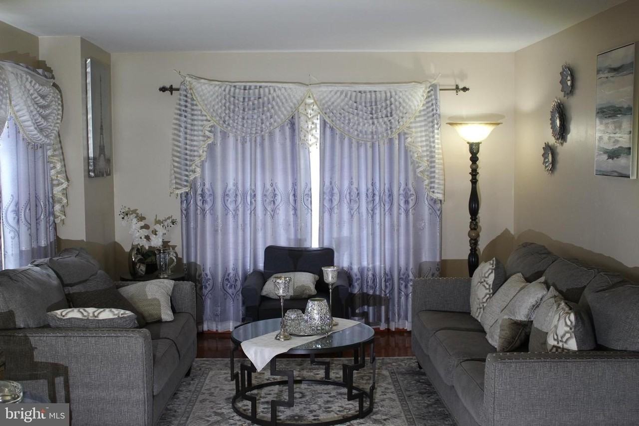 219 Meadow Drive - Photo 3 of 50