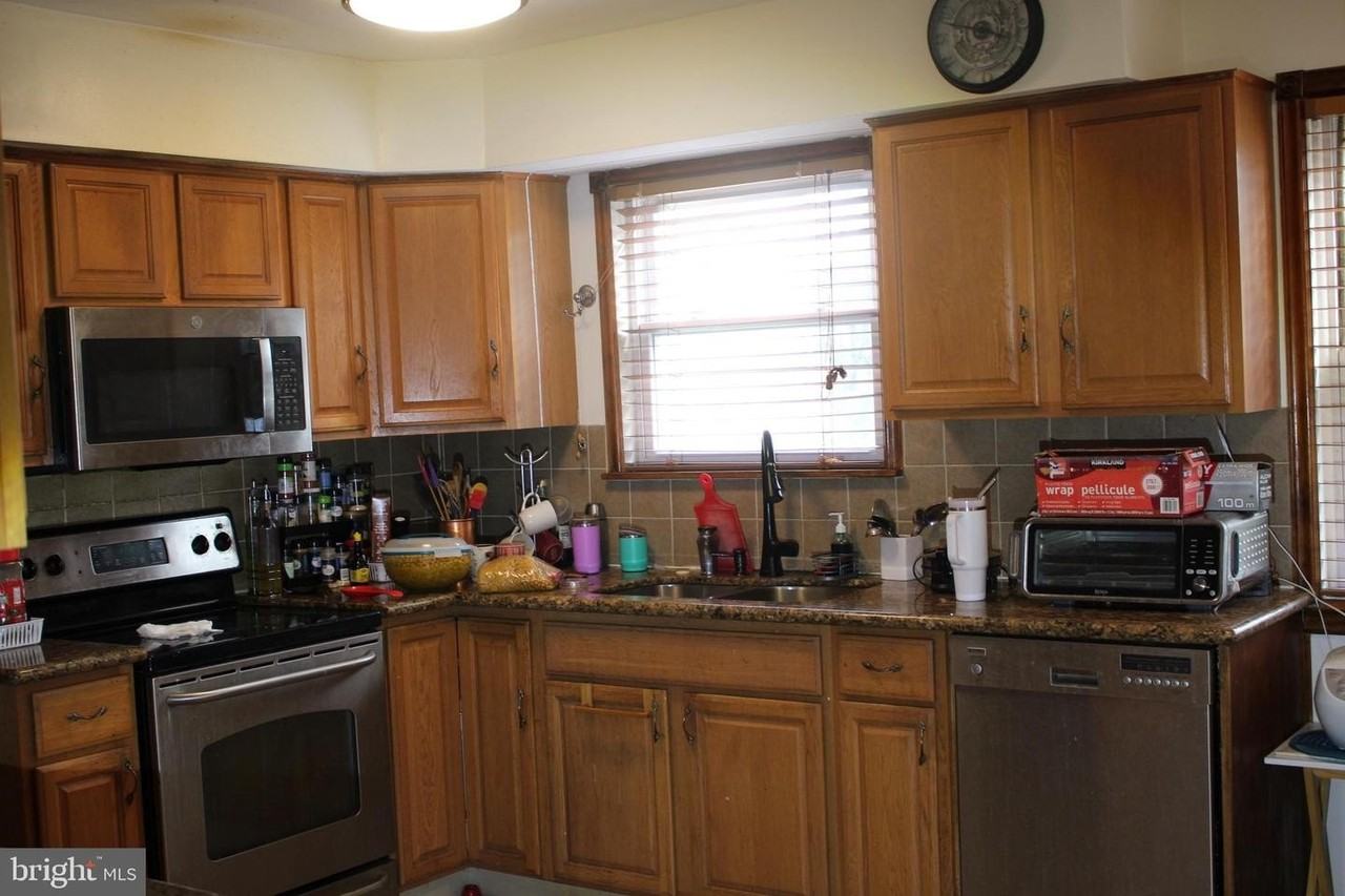 219 Meadow Drive - Photo 4 of 50