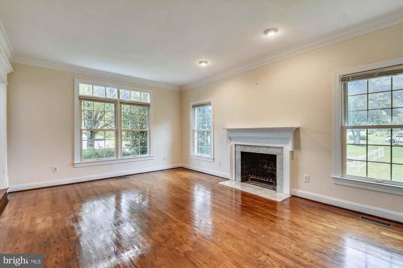 9715 Middleton Ridge Road - Photo 4 of 29