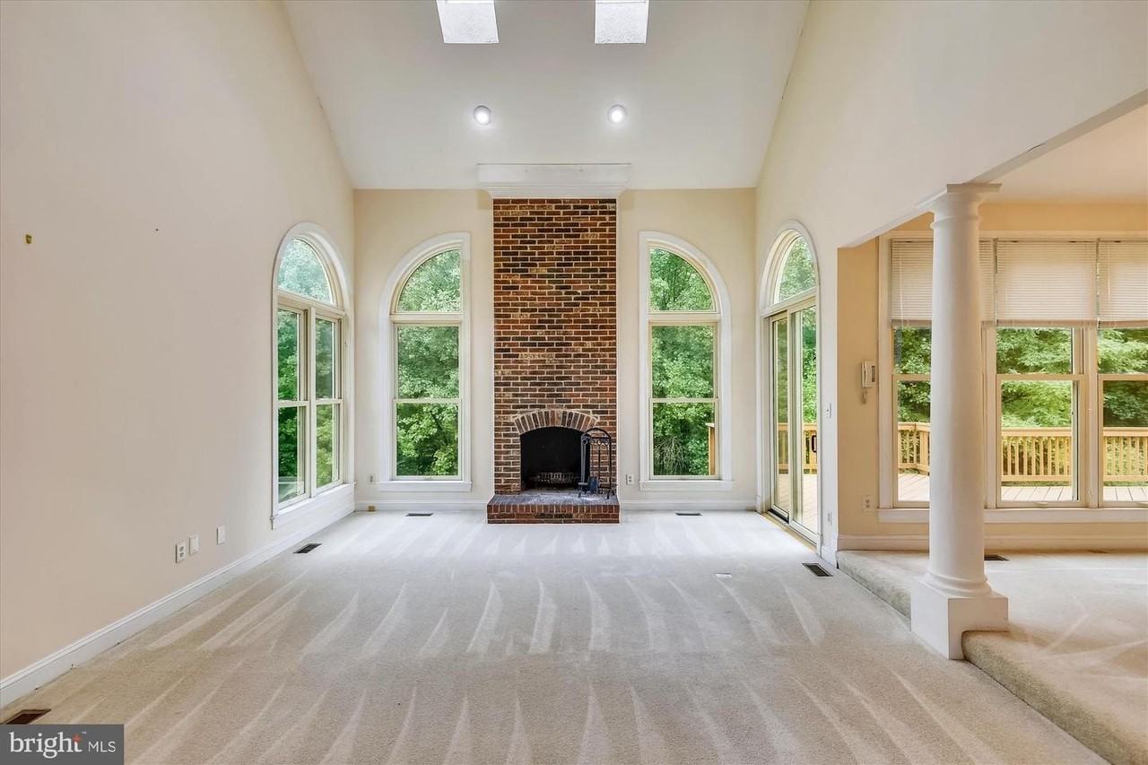 9715 Middleton Ridge Road - Photo 6 of 29