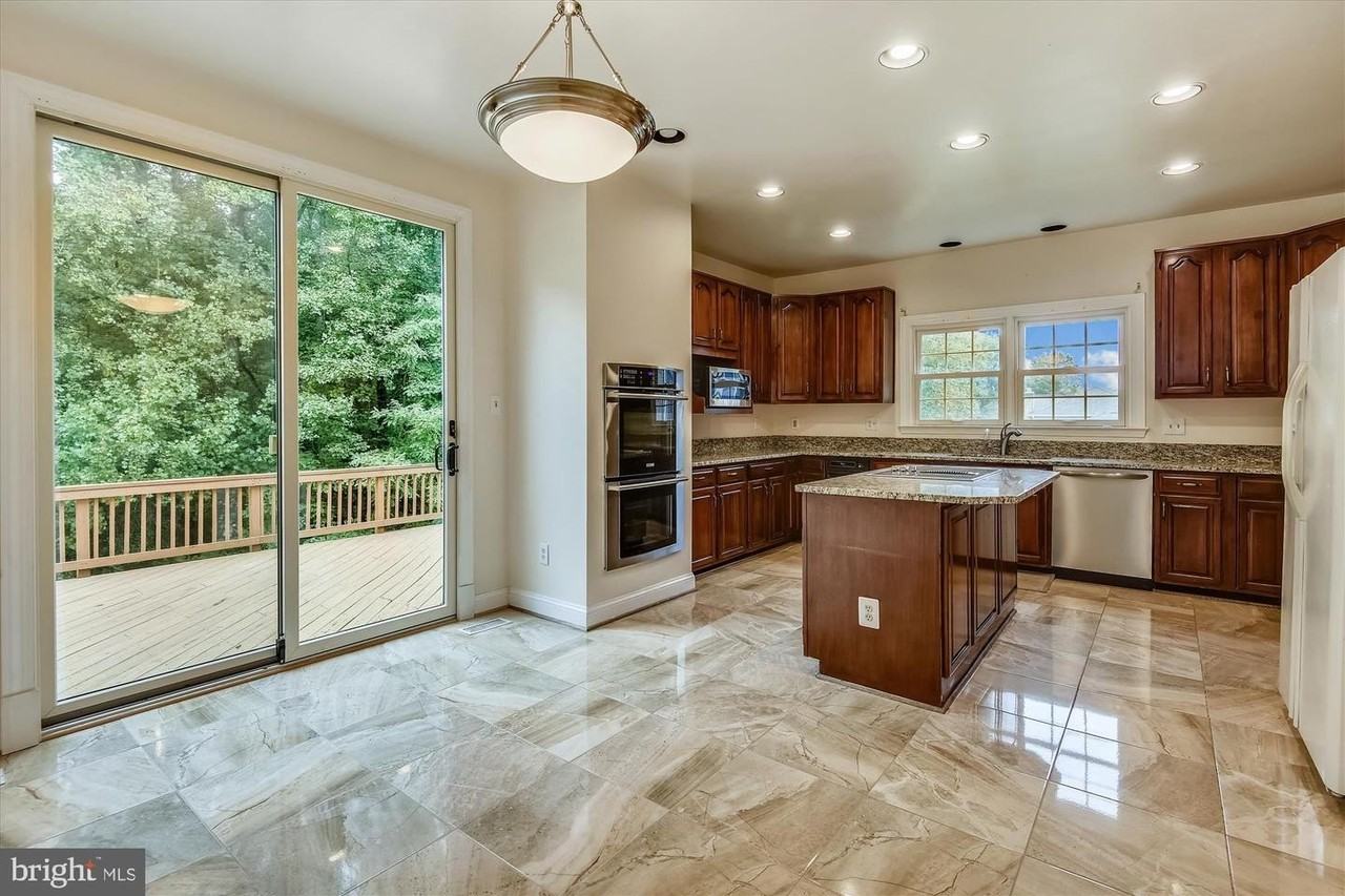 9715 Middleton Ridge Road - Photo 7 of 29