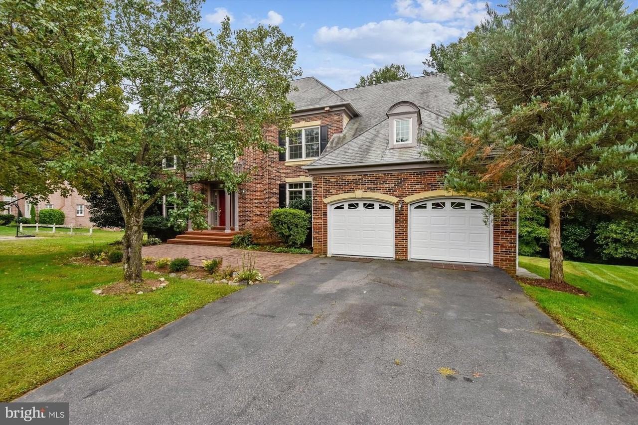 9715 Middleton Ridge Rd - Photo 2 of 30