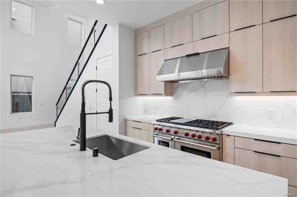 128 Creation - Photo 4 of 8