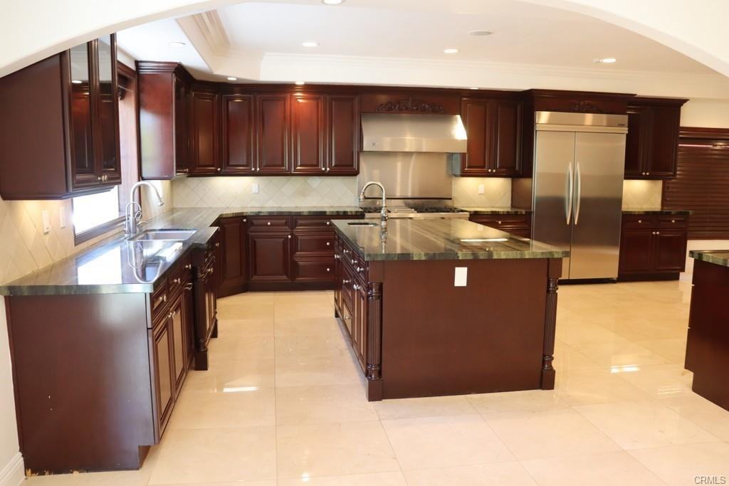 4818 Lemona Avenue - Photo 3 of 8