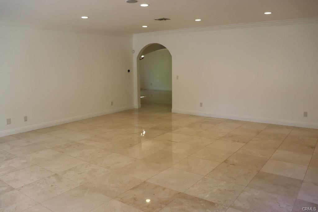 4818 Lemona Avenue - Photo 4 of 8