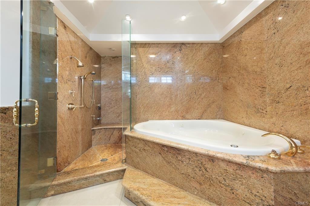 16379 Meadowridge Rd - Photo 2 of 8