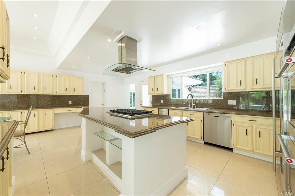 16379 Meadowridge Rd - Photo 7 of 8