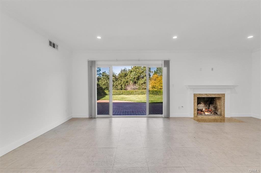 8201 Clemens Avenue - Photo 2 of 8