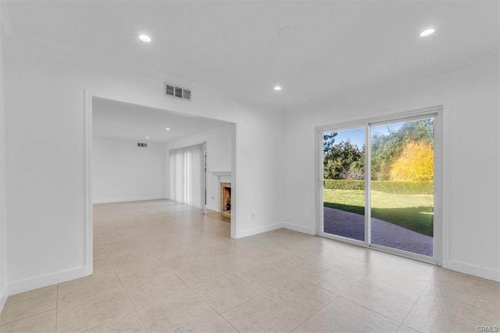 8201 Clemens Avenue - Photo 6 of 8