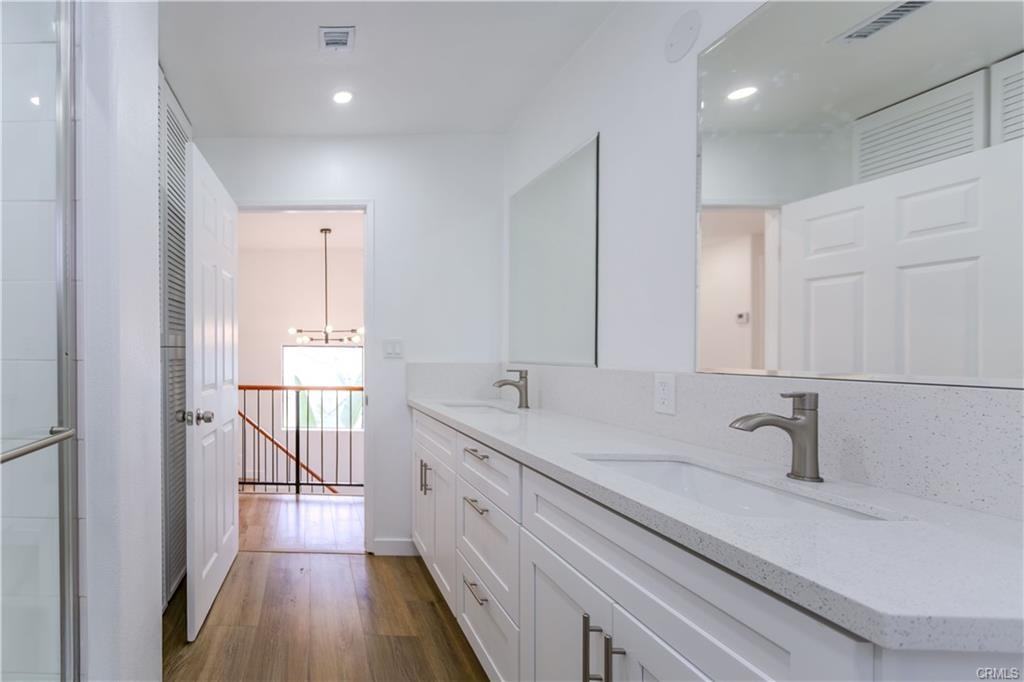 5232 Topanga Canyon Blvd