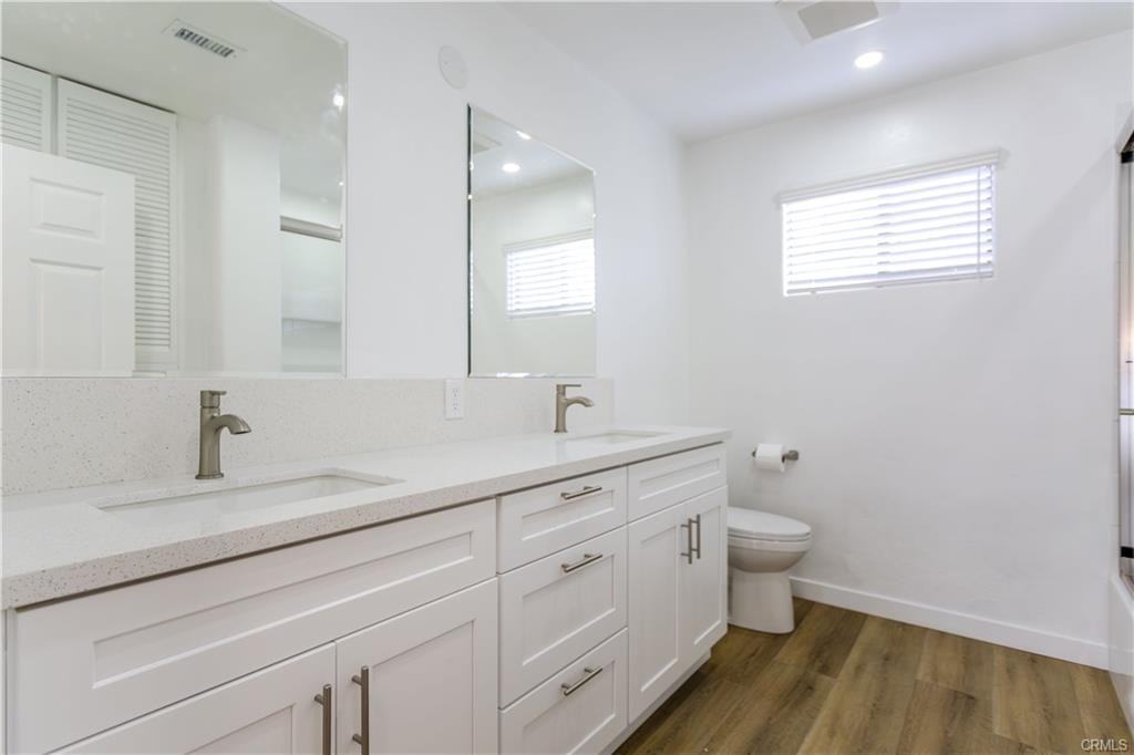 5232 Topanga Canyon Blvd - Photo 2 of 8