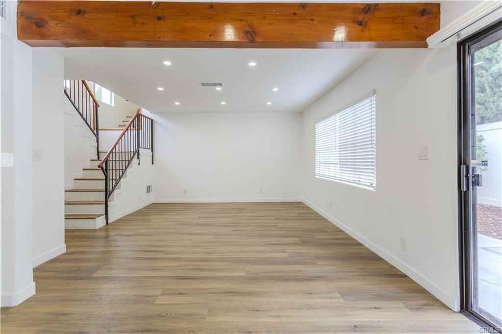 5232 Topanga Canyon Blvd - Photo 6 of 8