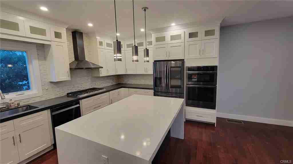 12812 Short Ave - Photo 7 of 8