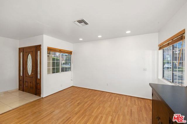 312 S Maple Dr - Photo 3 of 8