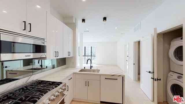 105 S Doheny Dr #304 - Photo 7 of 8