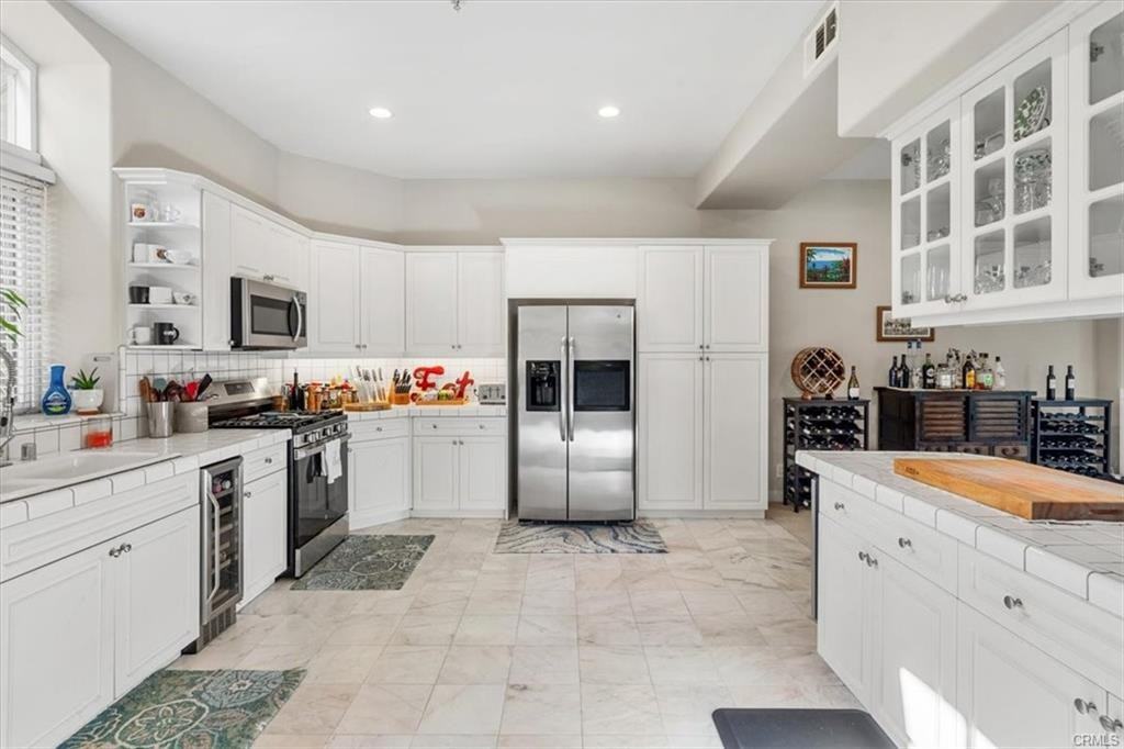 723 S Broadway - Photo 7 of 8