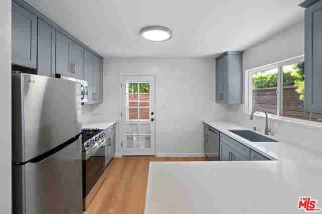 1408 17th St - Photo 2 of 8