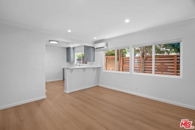 1408 17th St - Photo 3 of 8