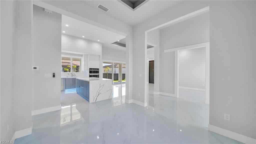 1029 Nw 35th Pl - Photo 5 of 8