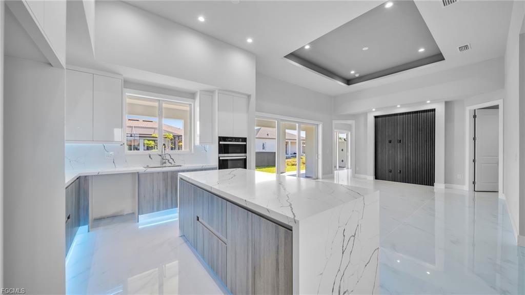 1029 Nw 35th Pl - Photo 7 of 8