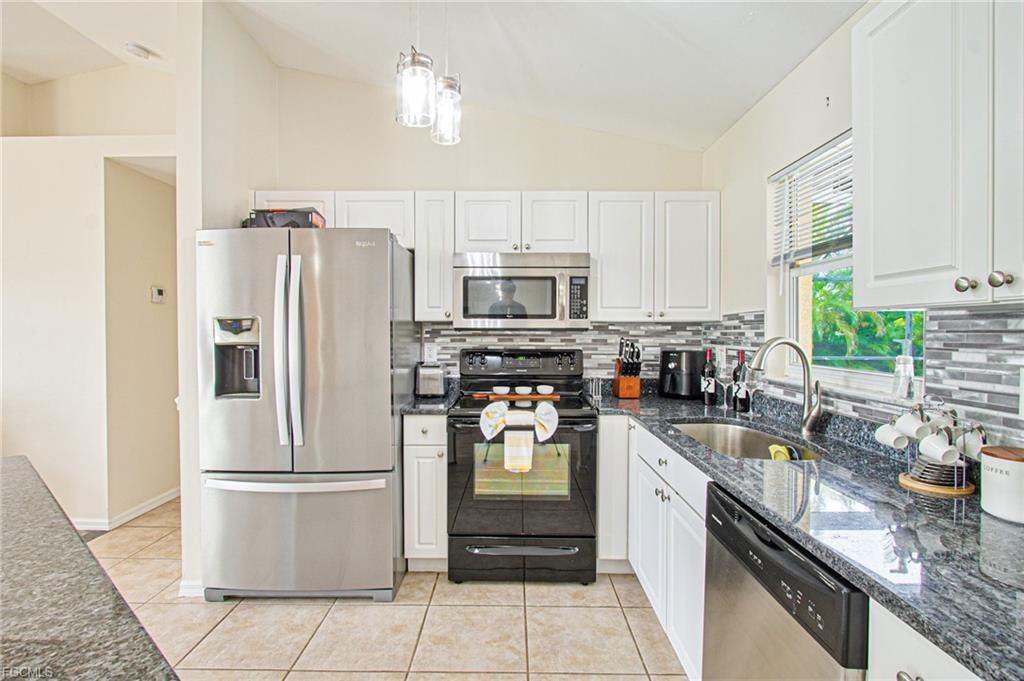 2144 Sw 19th Ave - Photo 5 of 8