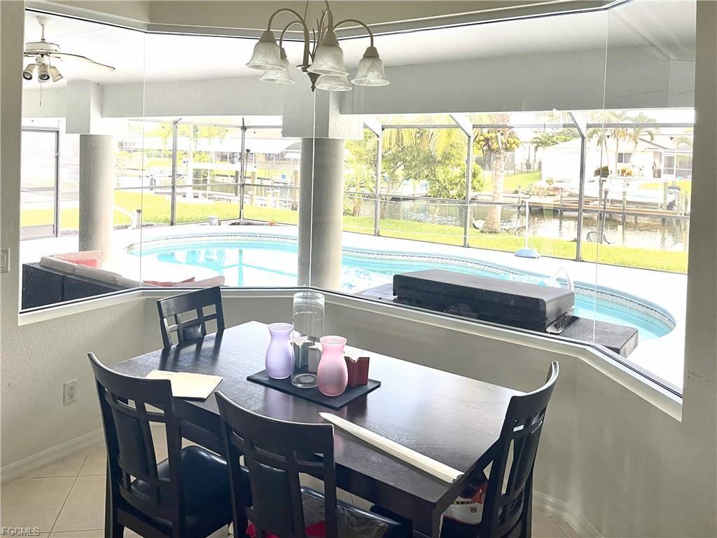 322 Se 29th St - Photo 3 of 8