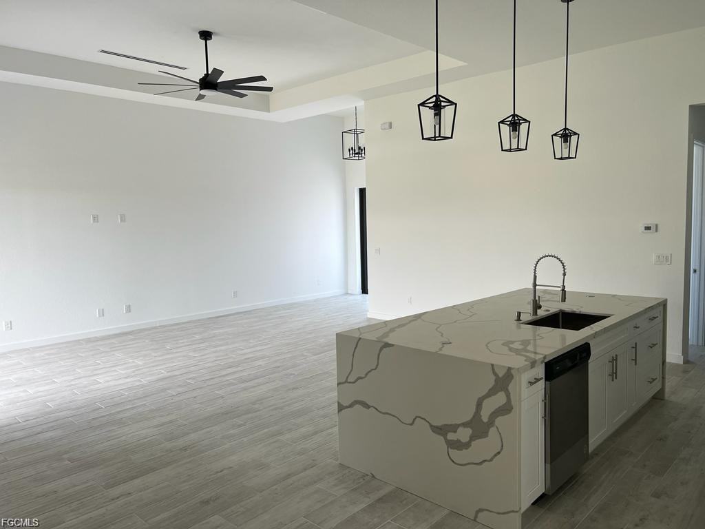 345 Diplomat Pkwy E - Photo 2 of 8