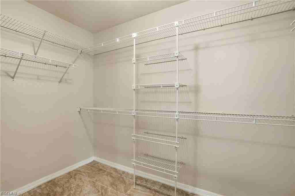 2268 Piccadilly Ct - Photo 6 of 8