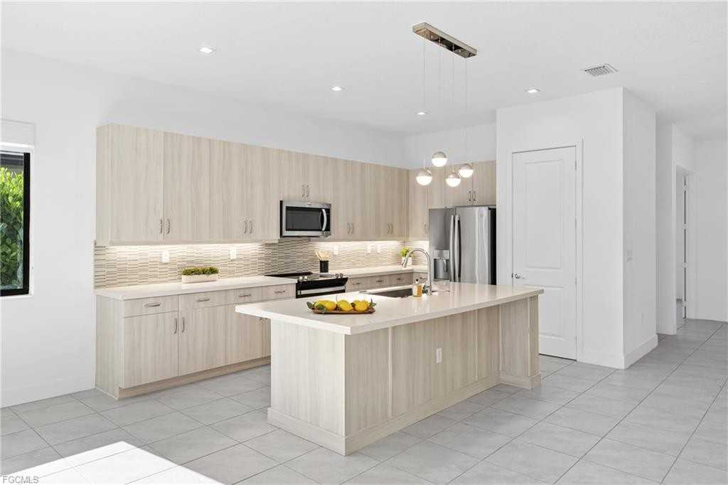 4947 Brigata Way - Photo 2 of 8