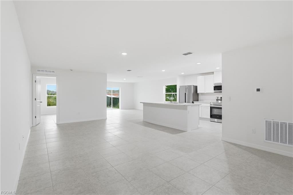 3418 20th Street Southwest - Photo 2 of 8