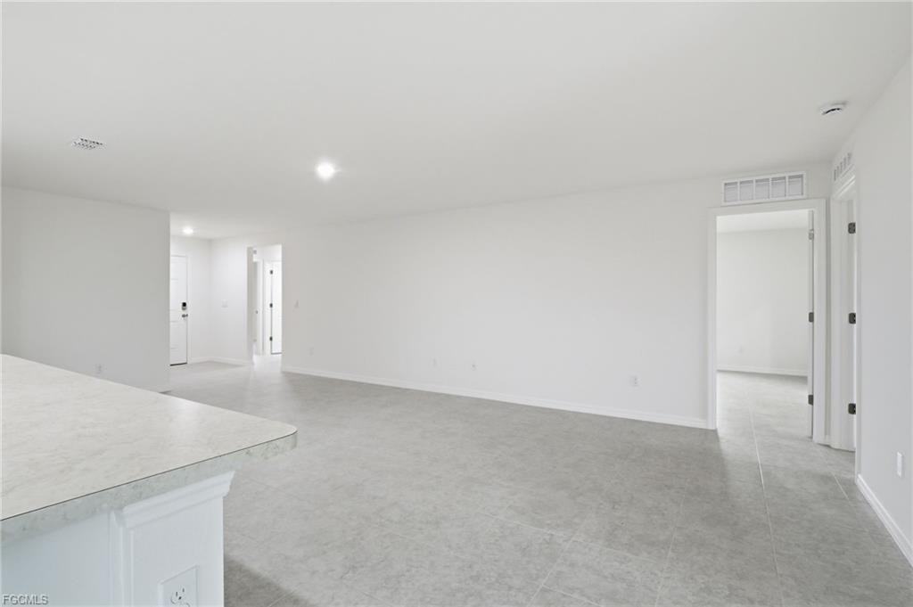 3418 20th Street Southwest - Photo 3 of 8