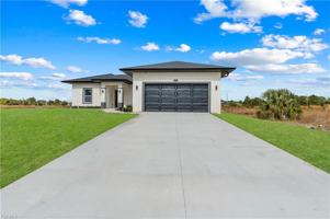 featured image of 837 Colyer St E