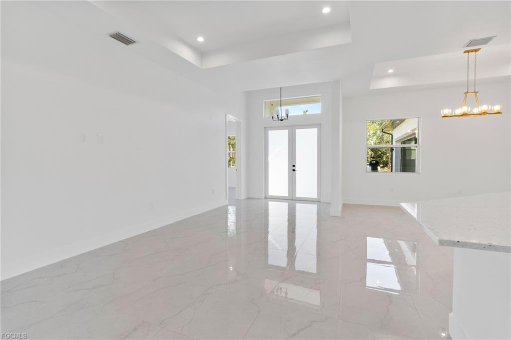 1081 Desoto Boulevard South - Photo 6 of 8