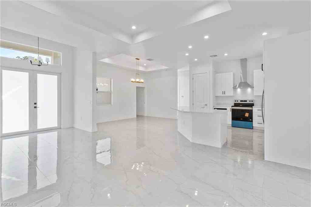 1081 Desoto Boulevard South - Photo 7 of 8