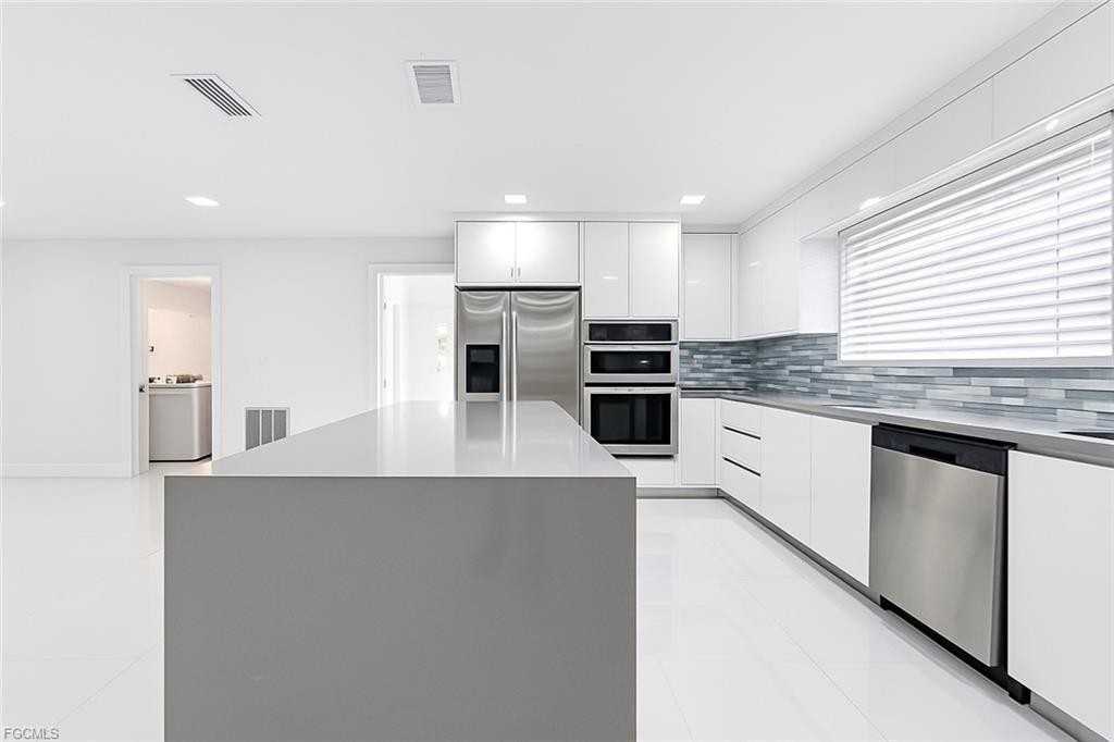 13880 Lazy Ln - Photo 4 of 8