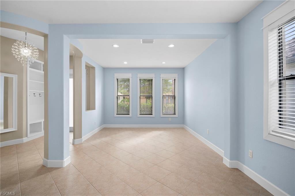 12129 Country Day Cir - Photo 3 of 8