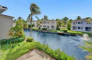 featured image of 3189 Ne 210th St