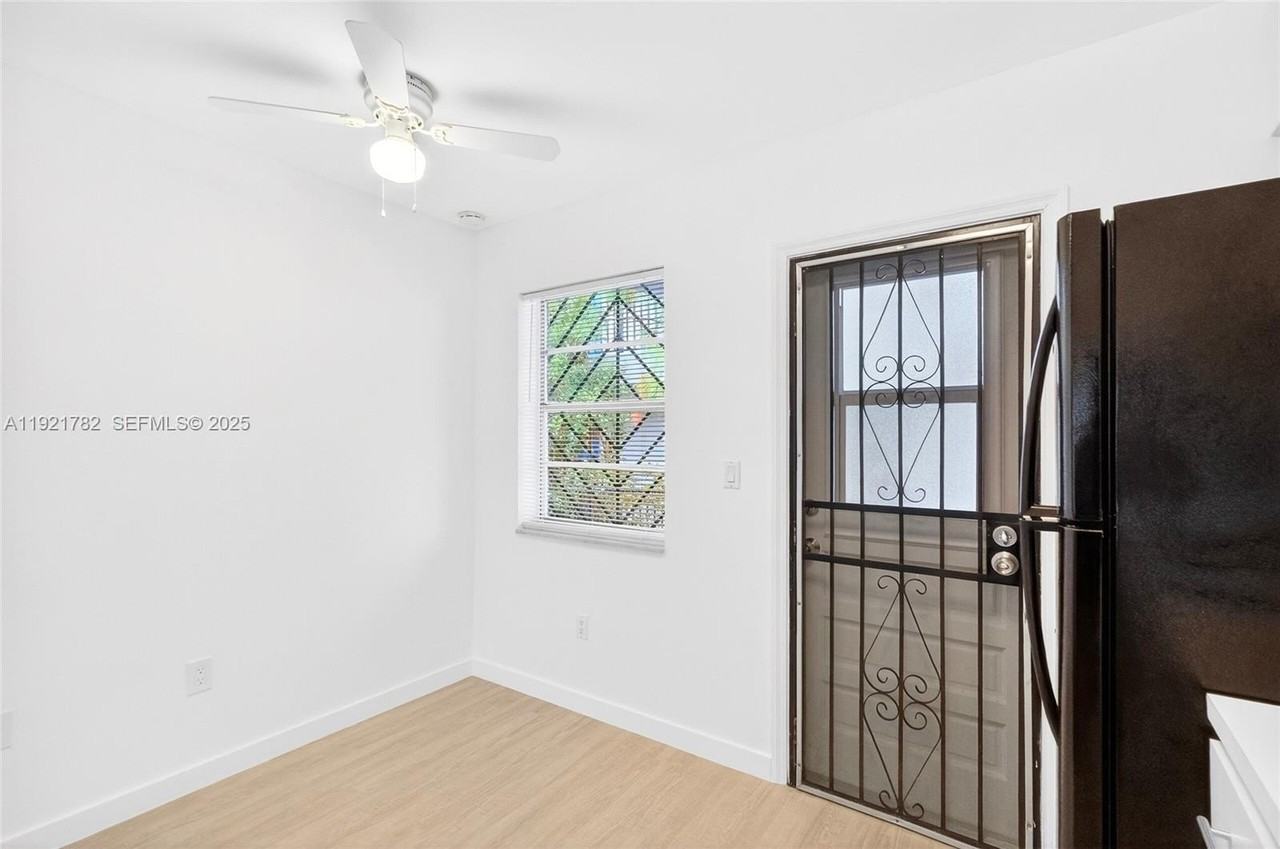 1572 Northwest 2nd Street - Photo 2 of 33