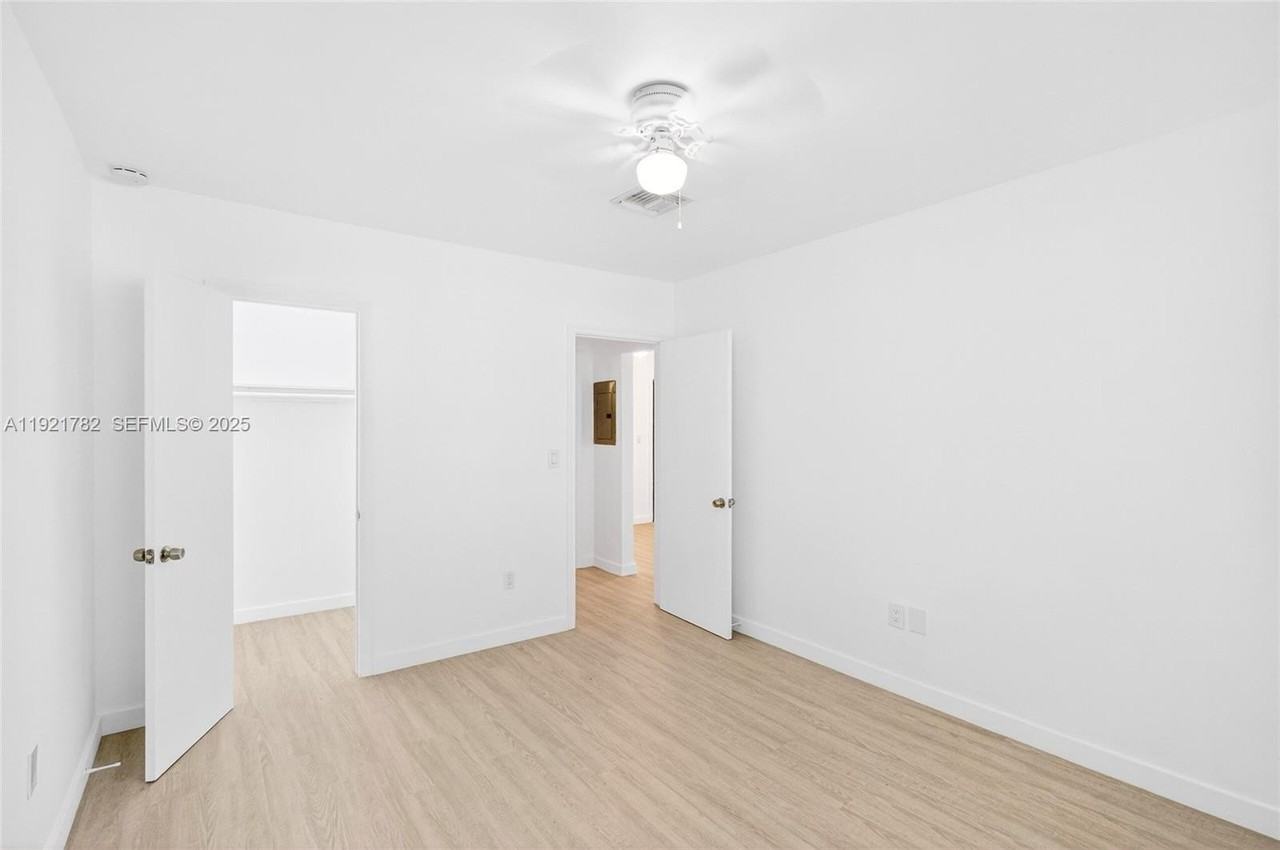 1572 Northwest 2nd Street - Photo 7 of 33