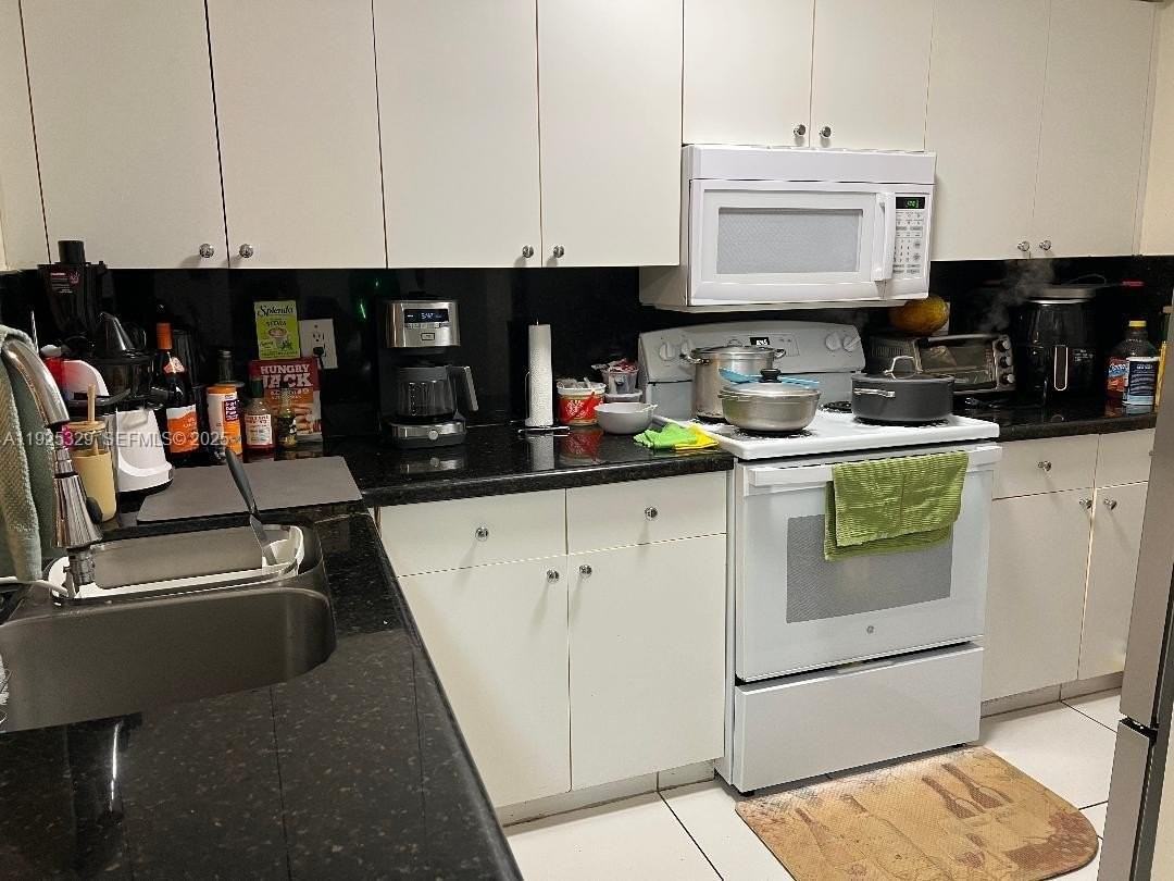 2735 W 66th St #21-23 - Photo 3 of 8