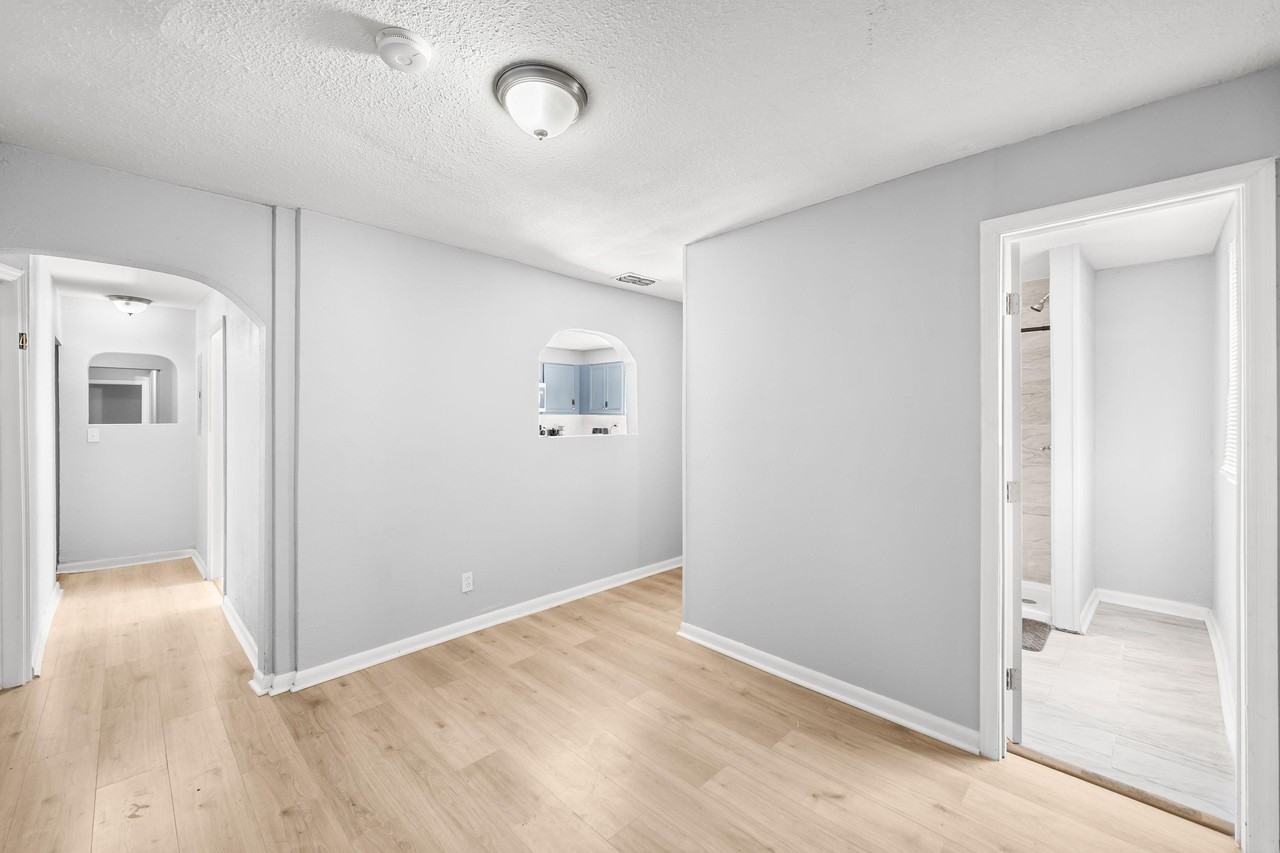 N Myrtle Ave - Photo 2 of 28