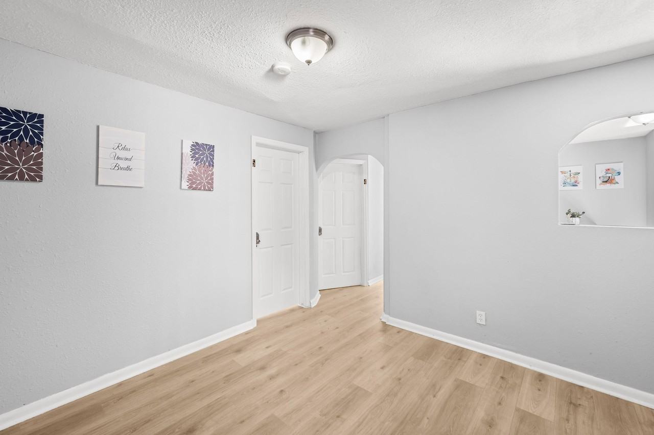 N Myrtle Ave - Photo 5 of 28