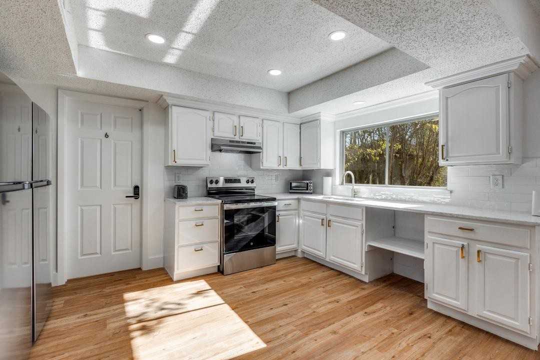 Bayberry Lane - Photo 6 of 18