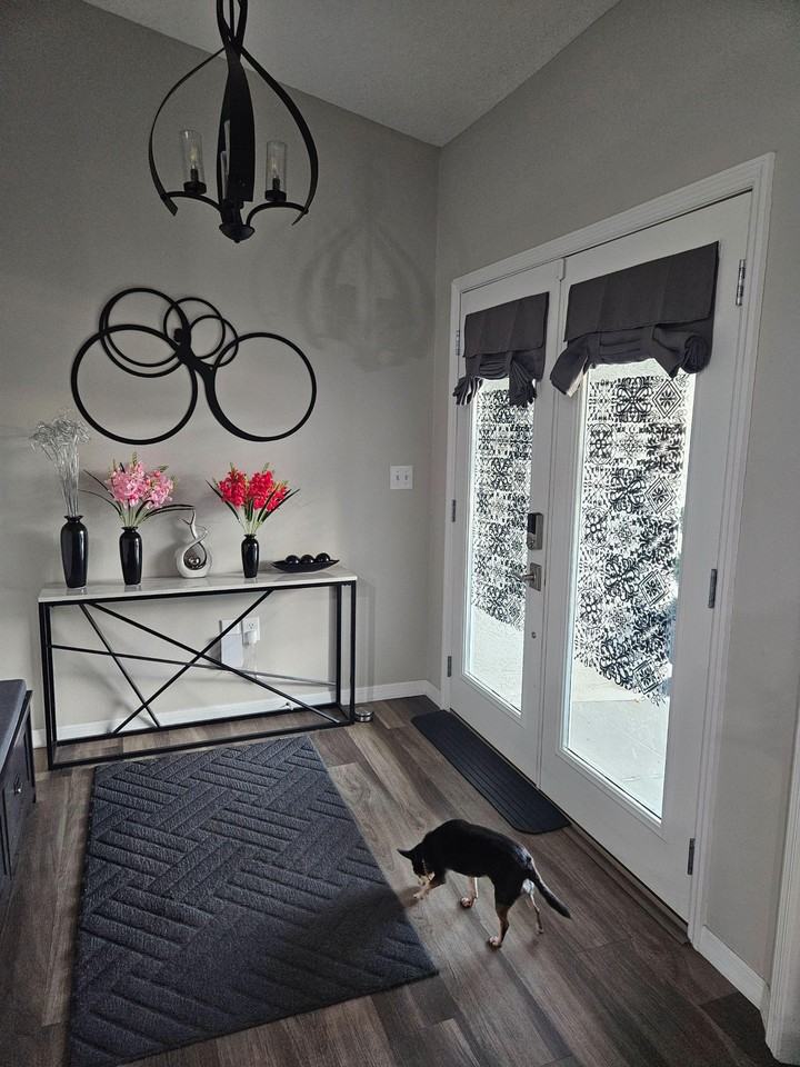 Lola Drive - Photo 7 of 12