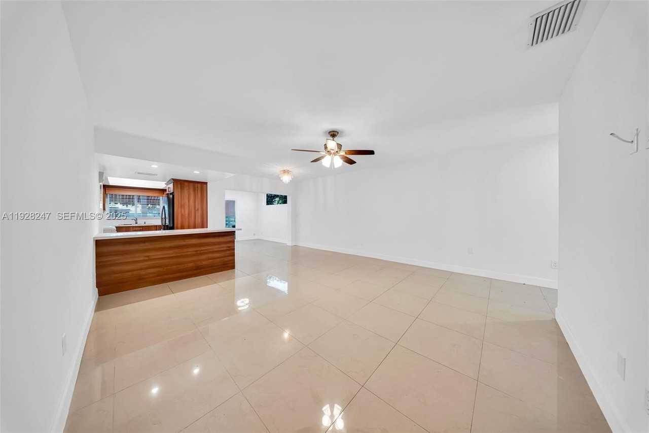 7417 Twin Sabal Dr - Photo 6 of 22