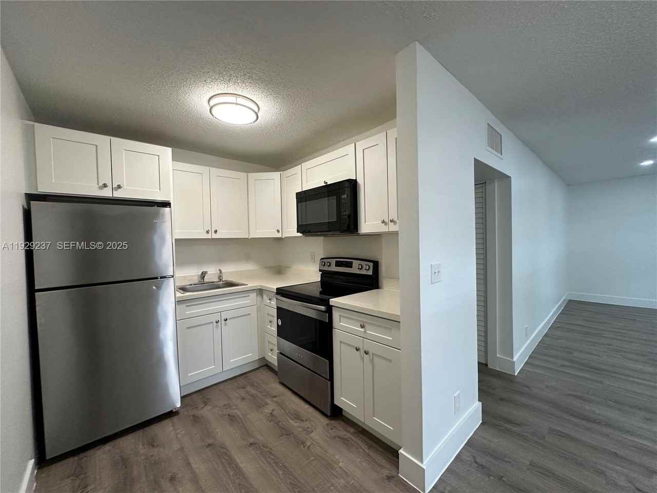 2500 Johnson Street #14 - Photo 5 of 30