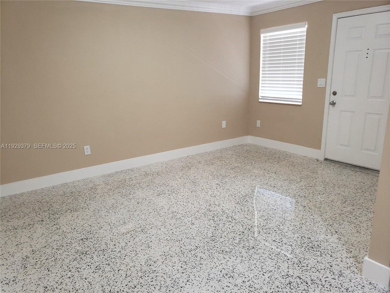 2725 Southwest 25th Street #4 - Photo 3 of 9