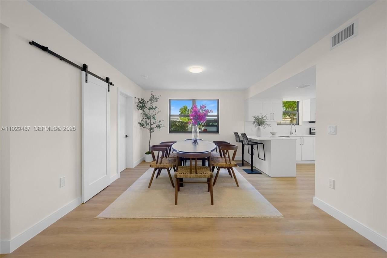 7994 Crespi Boulevard #7994 - Photo 7 of 25