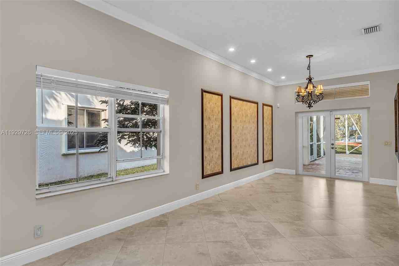 949 Tanglewood Circle #0 - Photo 5 of 50